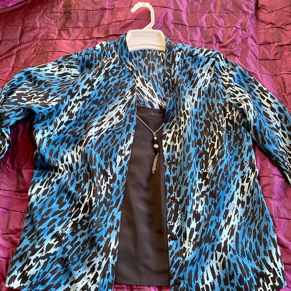 Notations 3-in-1 Layered Blouse - Picture 2 of 10